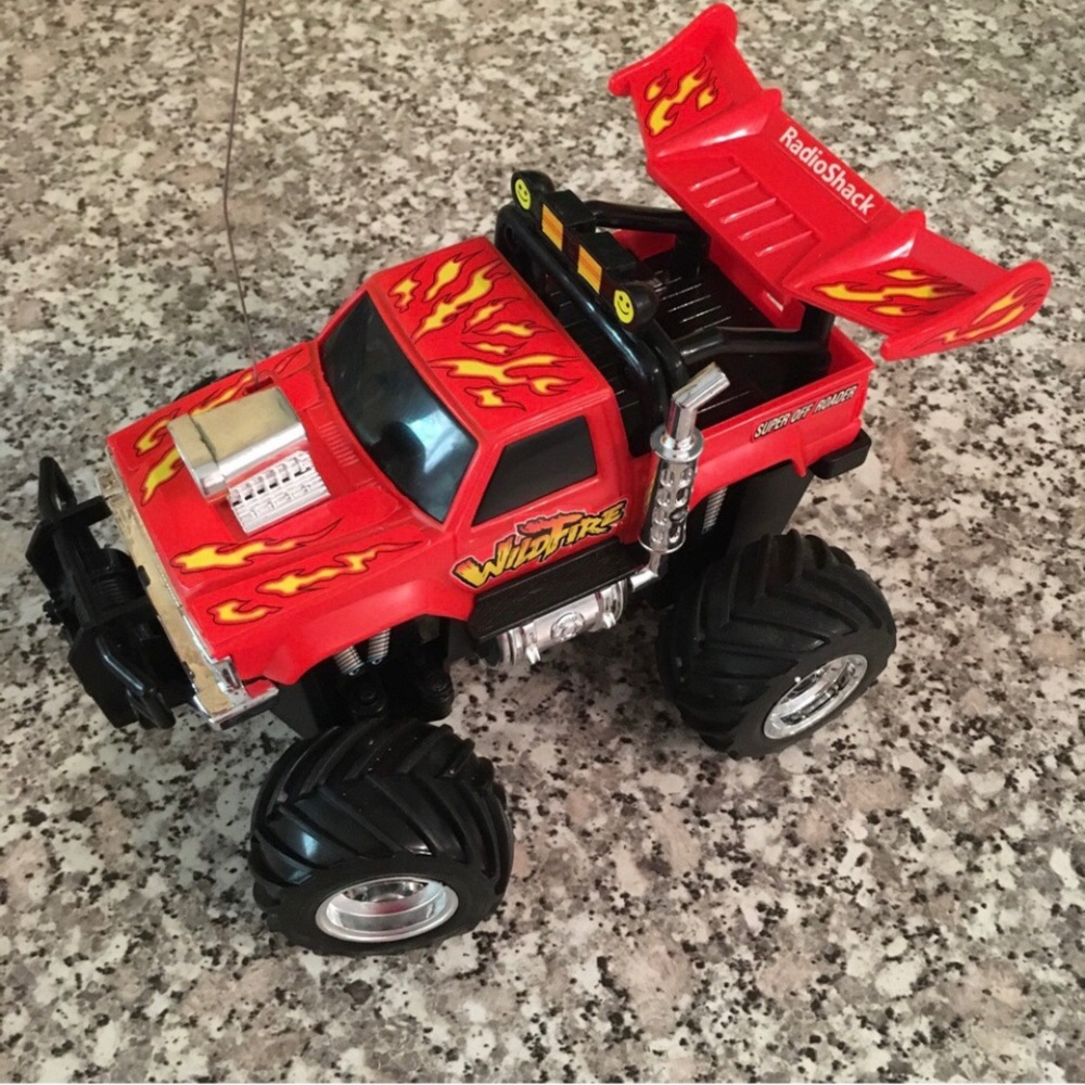 RadioShack RC truck off road WildFire radio control red plastic racer 60 4178 - Picture 5 of 13